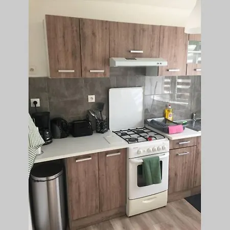 아파트 F2 Proche Gare Et Toute Commodite *