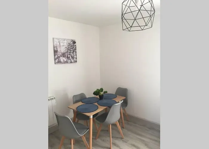 F2 Proche Gare Et Toute Commodité Appartamento Château-Thierry