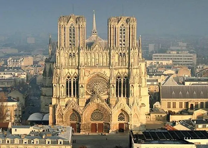 F2 Proche Gare Et Toute Commodité Appartamento